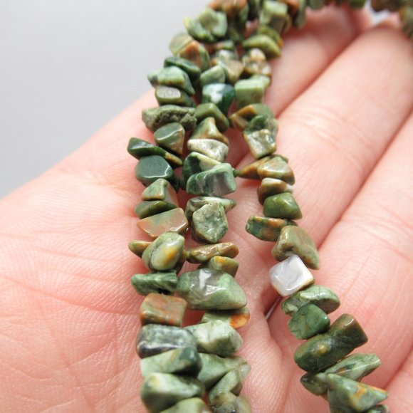 Rhyolite three strand chip bracelet - Picture 5 of 10